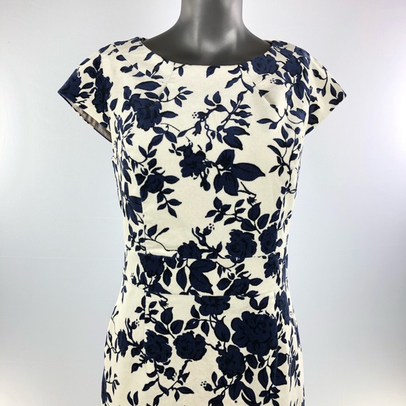 Lands End Floral Dress Size 6 - Picture 2 of 8